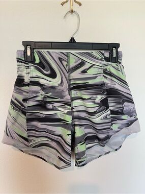 lululemon athletica Marble-Swirl Athletic Shorts in Green & Gray